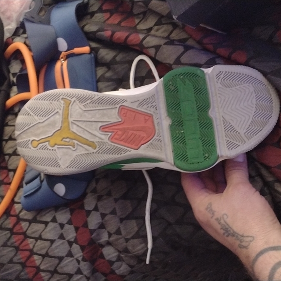 Air Jordan shoes - Picture 4 of 4